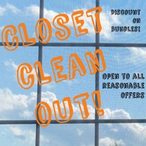✨CLOSET CLEAN OUT! ACCEPTING REASONABLE OFFERS!✨
